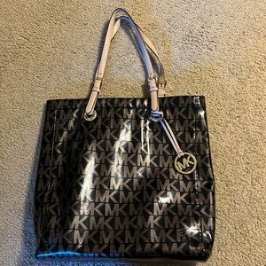 Michal Kors purse